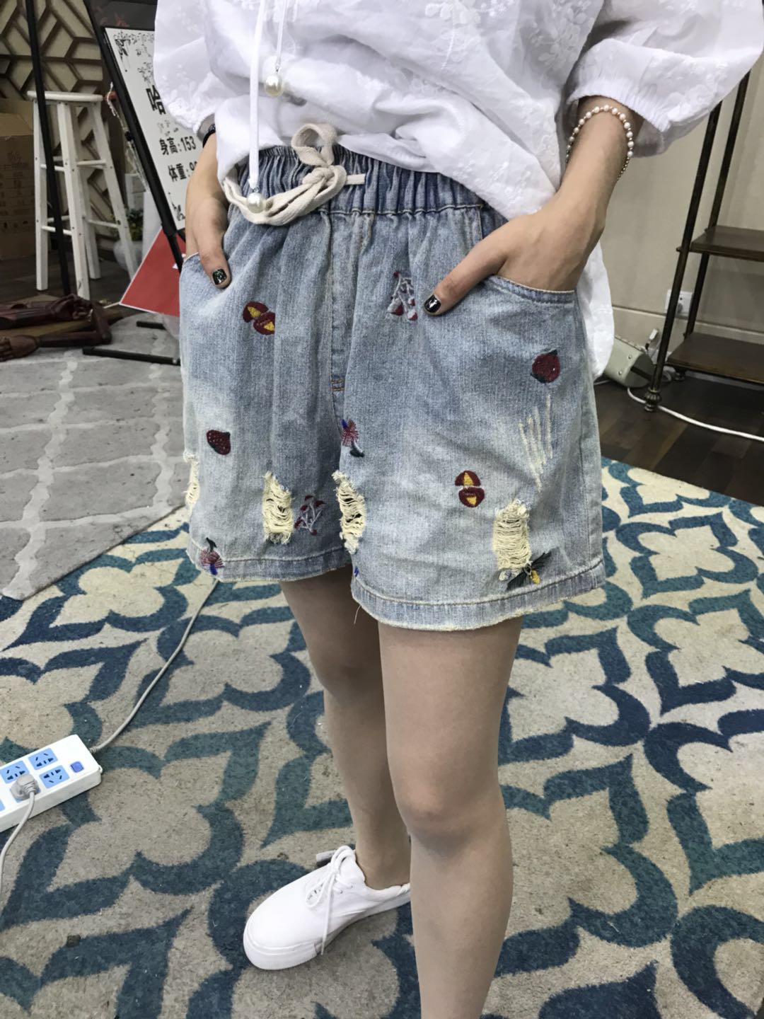 2018 磨破形状牛仔裤 GGD4F006-KX2056