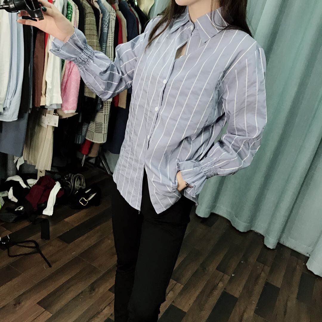 2018早秋新款竖条压轴百搭衬衣
