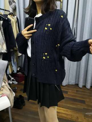 秋季新款时尚高端刺绣针织开衫