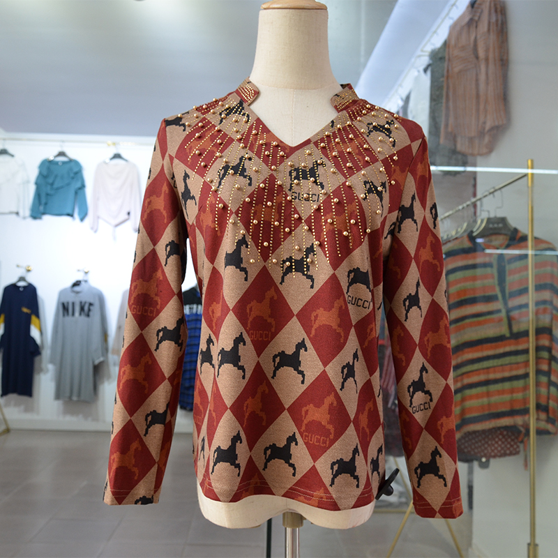 2019秋季新款时尚显瘦女士长袖T恤钉珠打底上衣