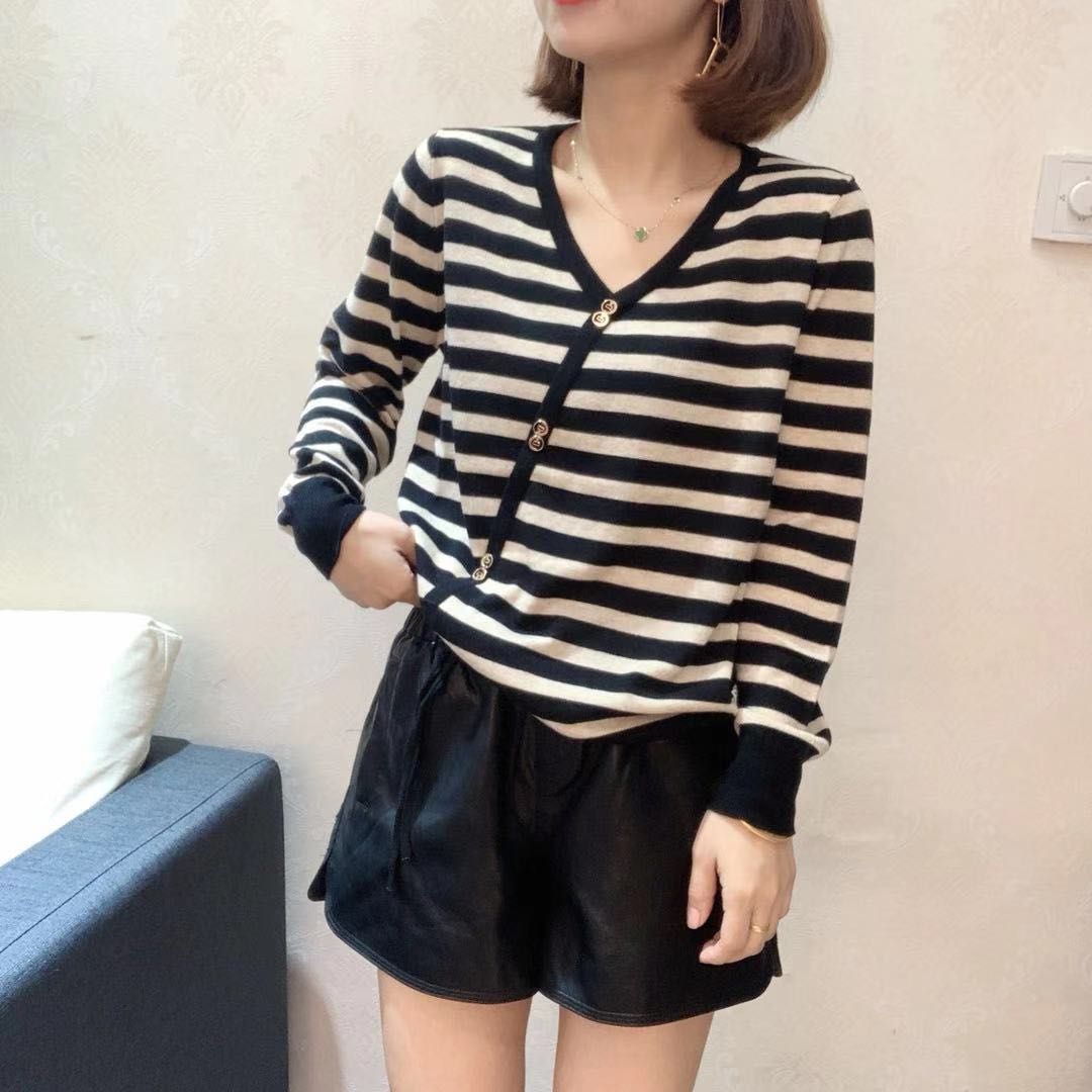 超细羊毛针织衫长袖薄款v领毛衣女小香风2019早秋新款宽松短款