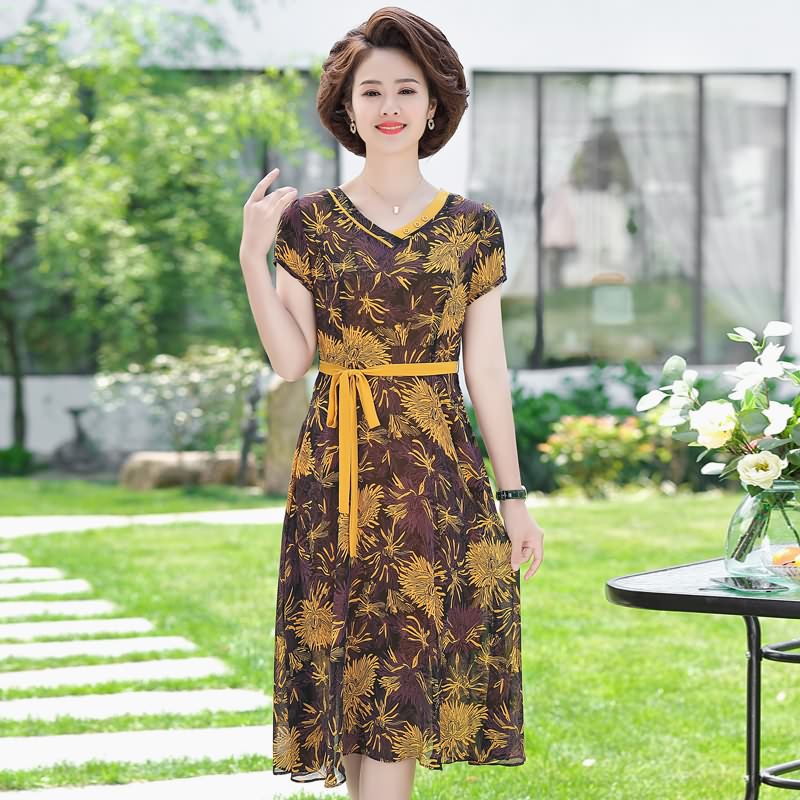 中老年大摆连衣裙大码遮肉妈妈装短袖夏装40岁50过膝洋气遮肚长裙