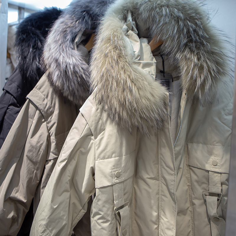 大毛领派克羽绒服女欧洲站