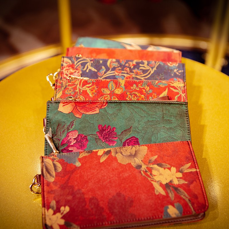 迷你绣花手拿包 手拎零钱包迷你帆布小包女