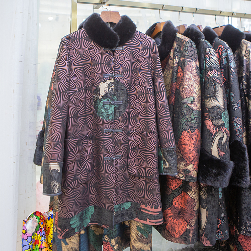 新款皮衣女真皮印花中老年中长款加绒妈妈装唐装寿衣外套