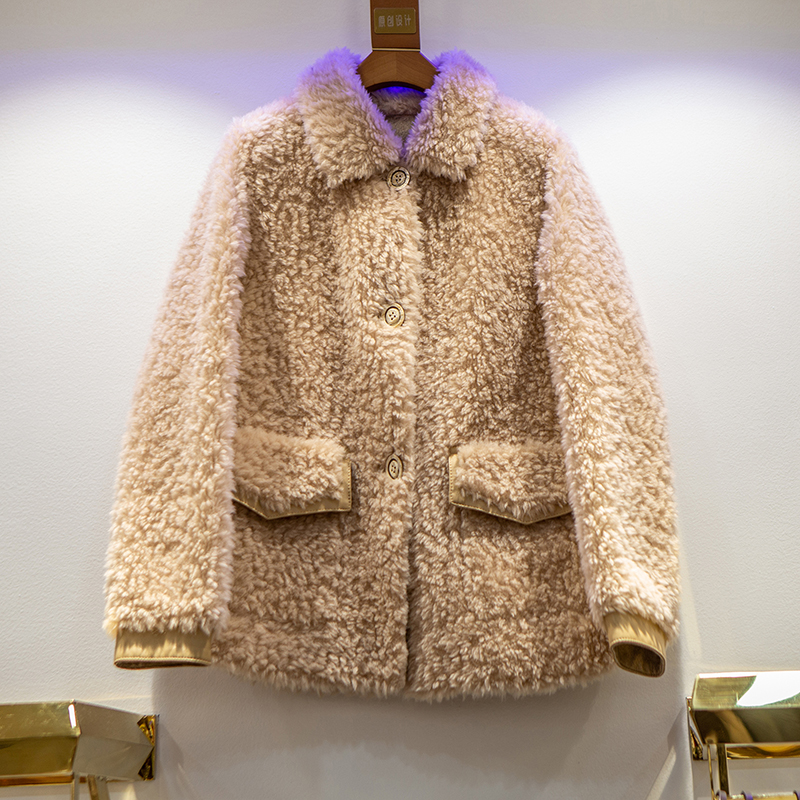 韩版小个子皮毛一体短款小个子羊羔毛颗粒外套