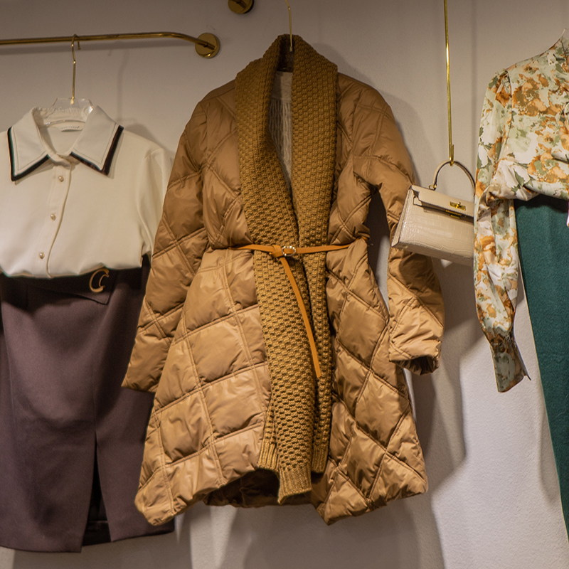 冬季针织大翻领腰带羽绒服