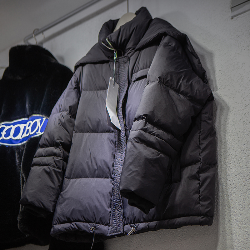 白鸭绒羽绒服女短款时尚轻便秋冬黑色潮外套