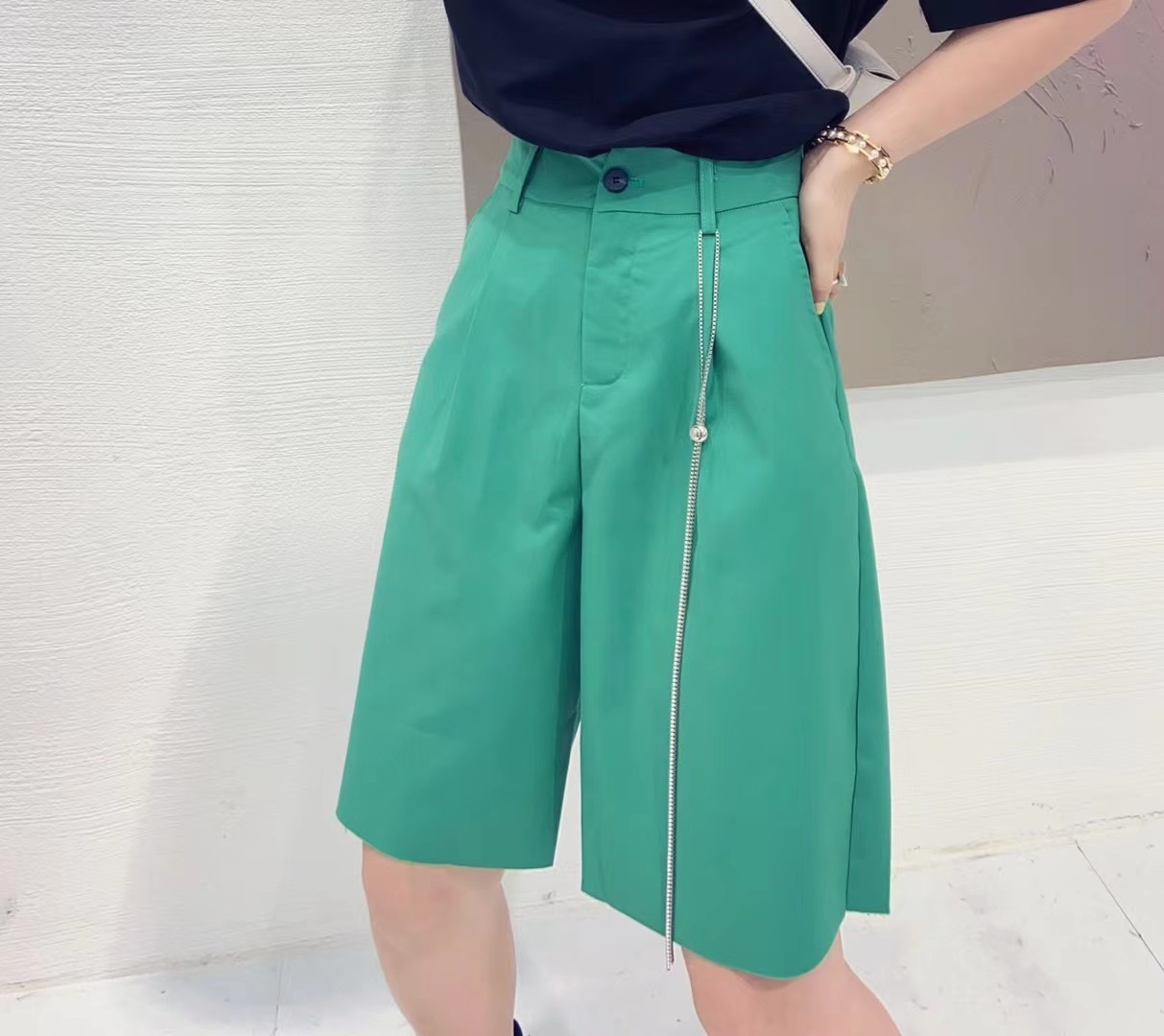 夏季高腰一粒扣直筒洋气链条装饰百搭显瘦五分裤西装中裤