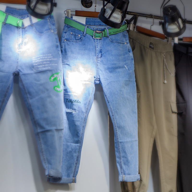 韩版时尚休闲女腰头牛仔裤字母刺绣百搭显瘦潮裤