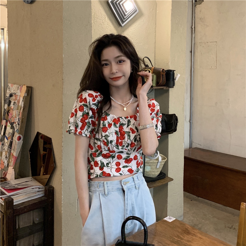甜系方领露后腰短袖碎花上衣女夏