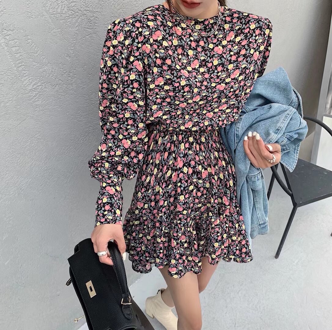 泡泡袖碎花裙春夏新款雪纺设计感气质收腰显高小个子连衣裙子
