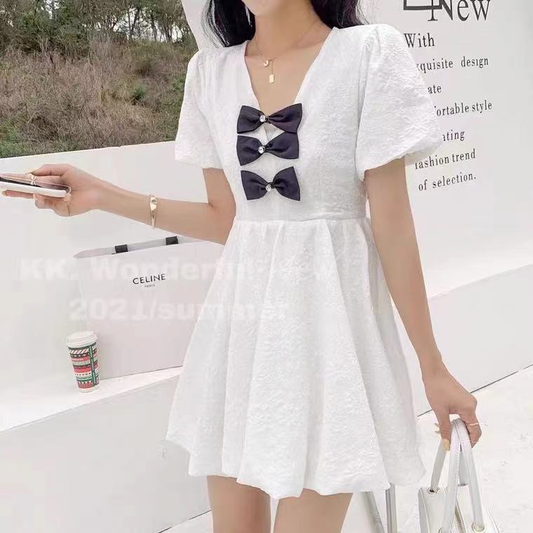 新款法式初恋裙复古温柔气质甜美泡泡袖设计感小众连衣裙女夏