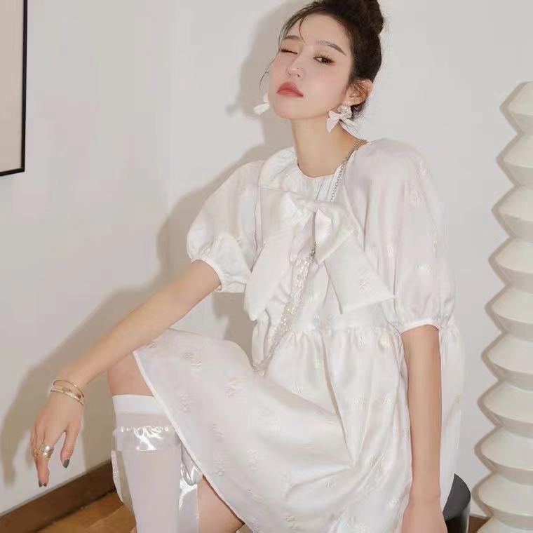泡泡袖连衣裙女甜美可爱提花蝴蝶结娃娃裙
