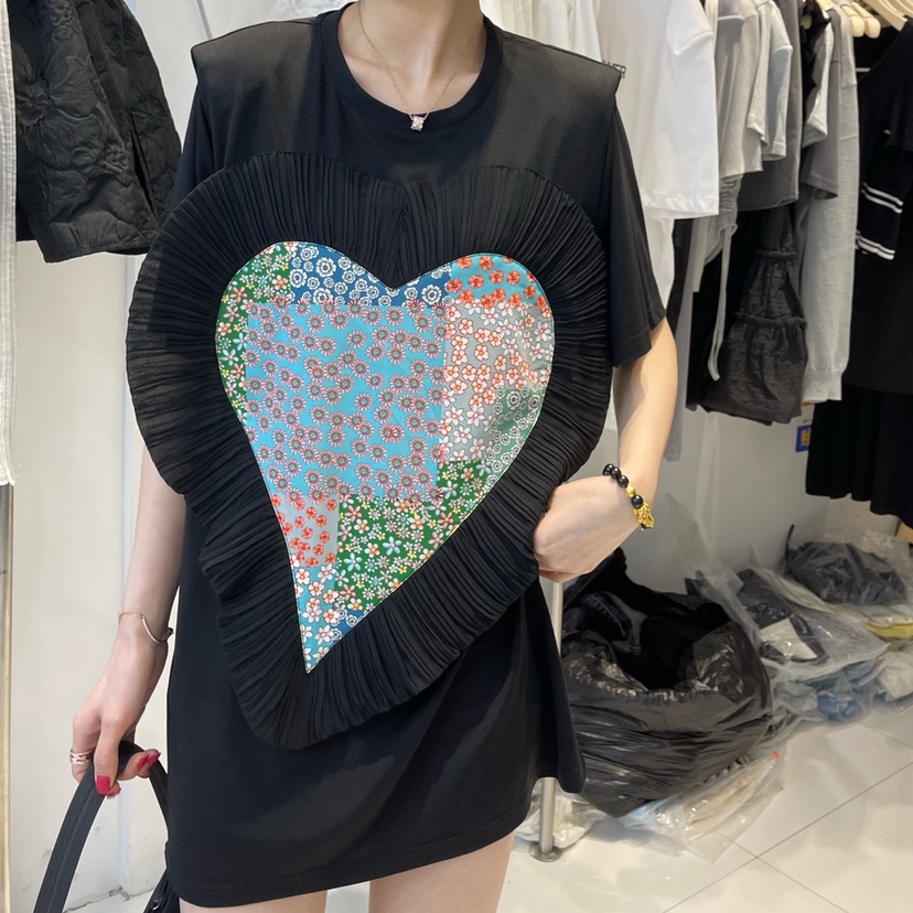 欧洲站圆领设计感碎花荷叶边爱心拼接t