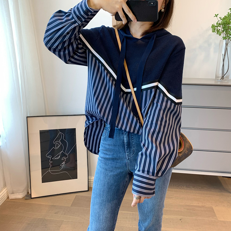 秋新款 减龄设计感 连帽镂空拼接条纹衬衫卫衣式针织衫上衣女