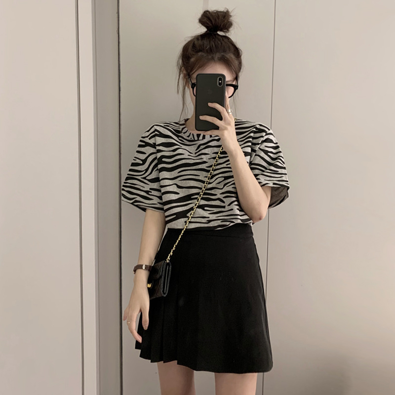 斑马纹短袖T恤女夏季内搭网红设计感韩版宽松上衣服ins潮