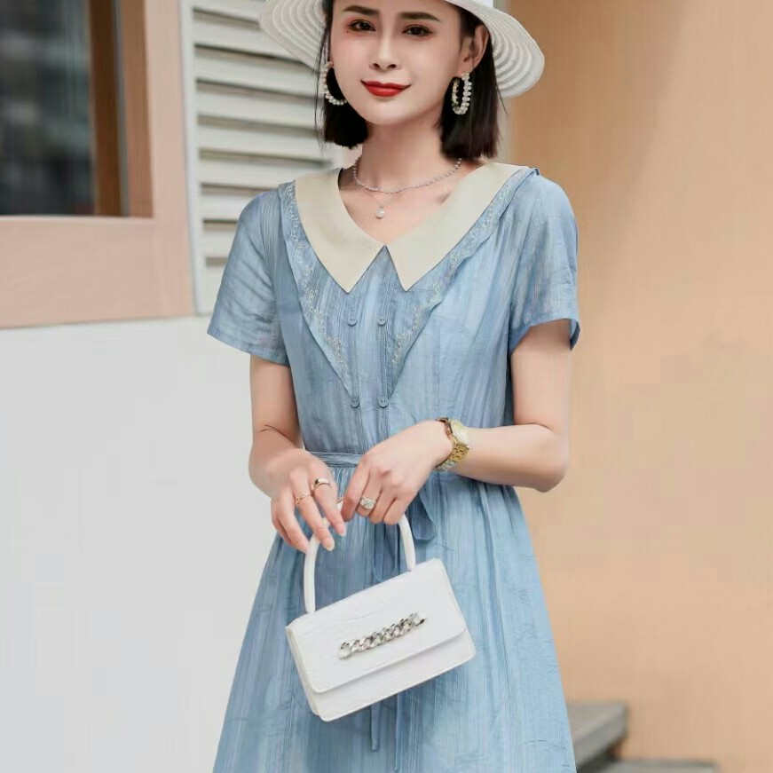 连衣裙棉麻舒适面料翻领腰带柔软特色纯色