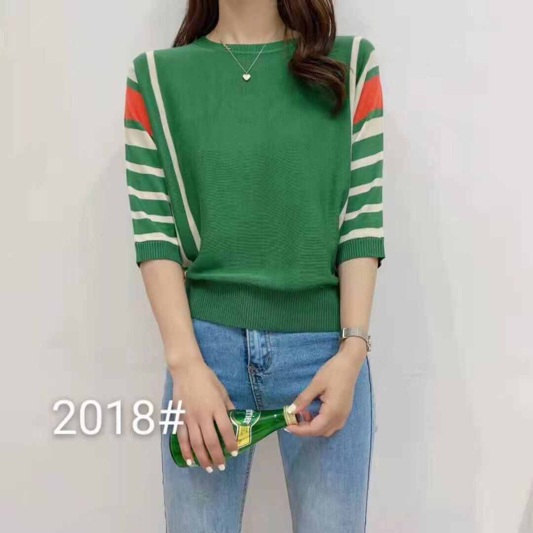 早秋新款时尚百搭简约休闲圆领拼色设计针织中袖上衣