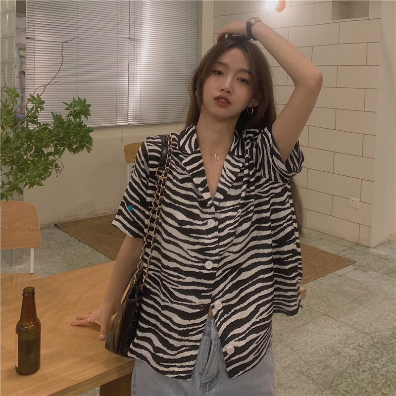 复古斑马纹衬衫女设计感小众夏季薄款港风百搭休闲宽松短袖衬衣潮