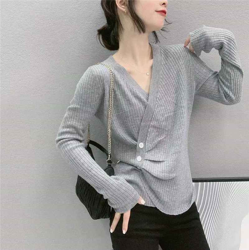 秋季新款修身V领细羊毛针织衫时尚懒惰风气质打底上衣