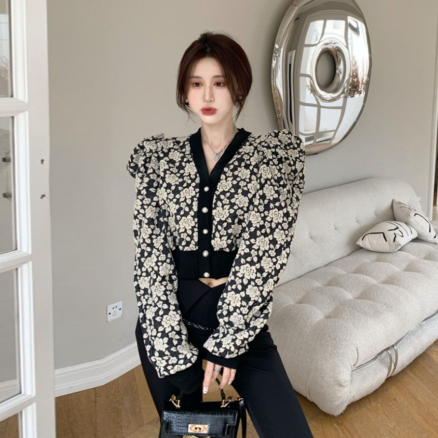 收藏宝贝 (690人气) 法式复古撞色玫瑰提花衬衫女秋季短款泡泡袖上衣V领长袖开衫外套