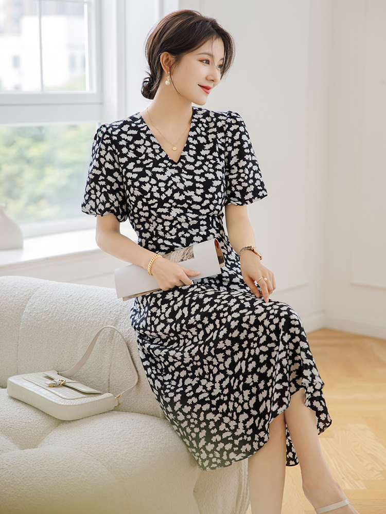 泡泡袖真丝连衣裙女夏高端甜美V领收腰显瘦长裙