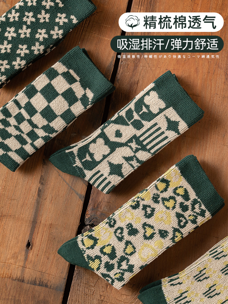 绿色袜子女生秋季复古纯棉中筒袜高筒秋冬韩国ins潮流学院风长袜