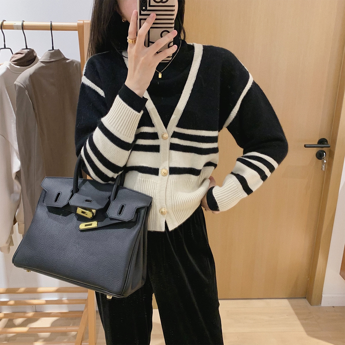 羊毛条纹针织开衫女秋冬V领撞色气质叠搭休闲毛衣外套