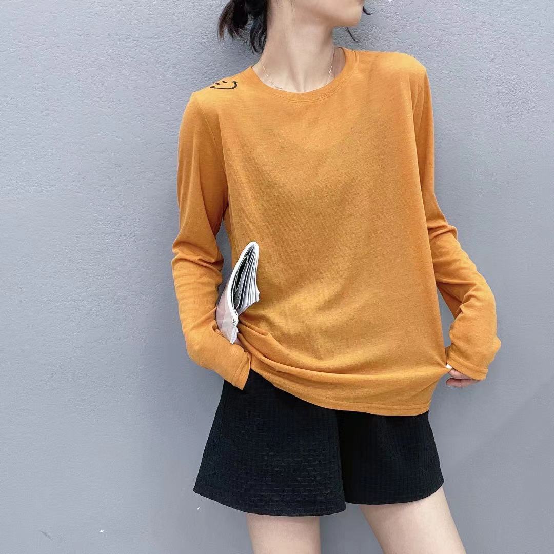 刺绣笑脸羊毛面膜T恤女韩版百搭洋气长袖薄款ins潮秋季内搭打底衫