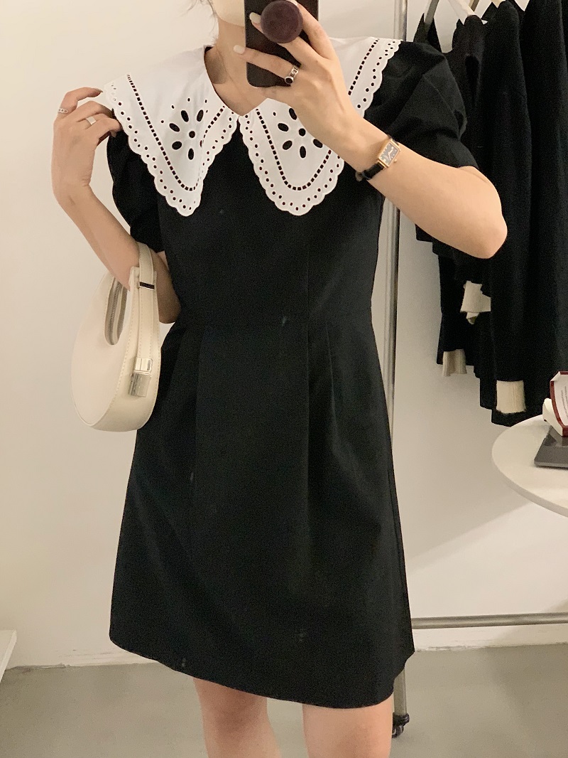 女装韩系蕾丝小黑裙娃娃领泡泡袖小个子连衣裙