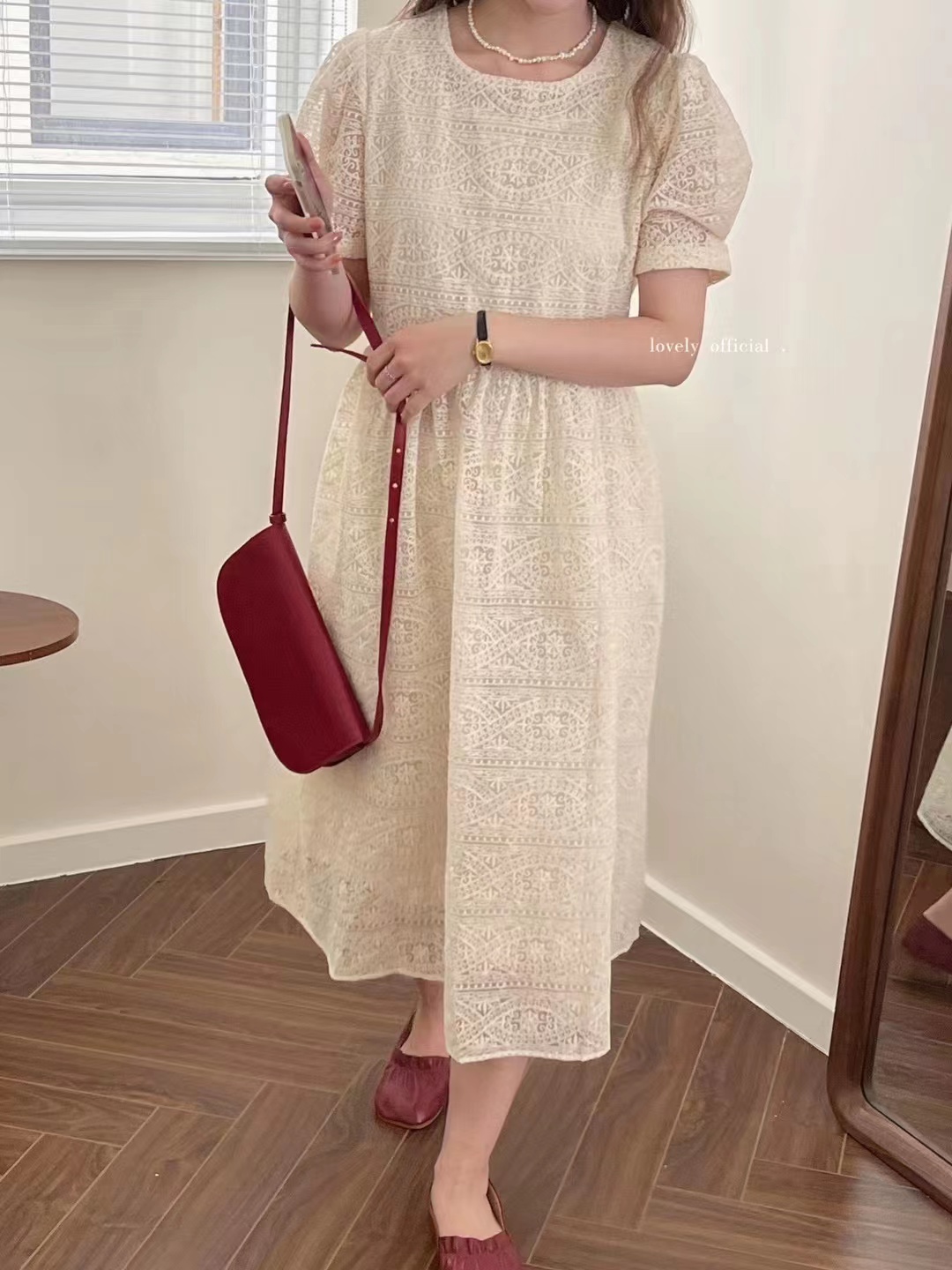 夏季圆领泡泡袖收腰重工蕾丝温柔淑女连衣裙中长裙