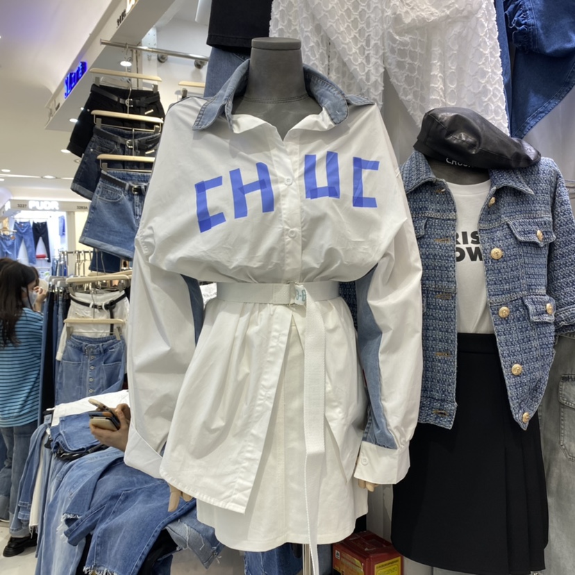 新款女装韩版宽松时尚百搭单排扣牛仔拼接领衬衣衬衫小众感女