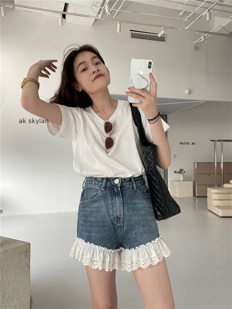 蕾丝拼接高腰牛仔短裤女夏季新款小众设计感显瘦宽松热裤