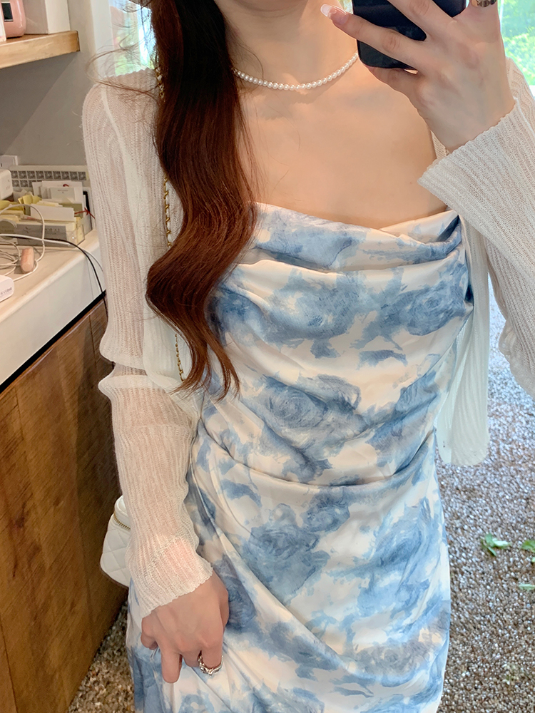 夏季法式设计感收腰显瘦碎花吊带连衣裙女复古温柔风长裙