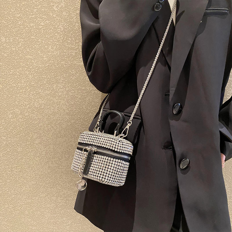 新款水钻配饰包迷你盒子包单肩斜挎装饰小包