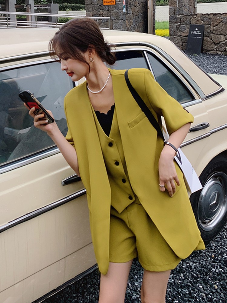 气质时髦假两件马甲西装套装女夏装新款设计感短裤两件套薄款