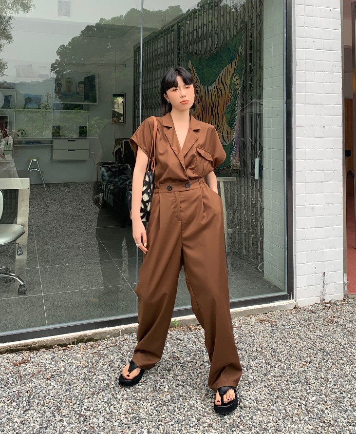 大牌极简高腰显瘦拖地设计感连体裤