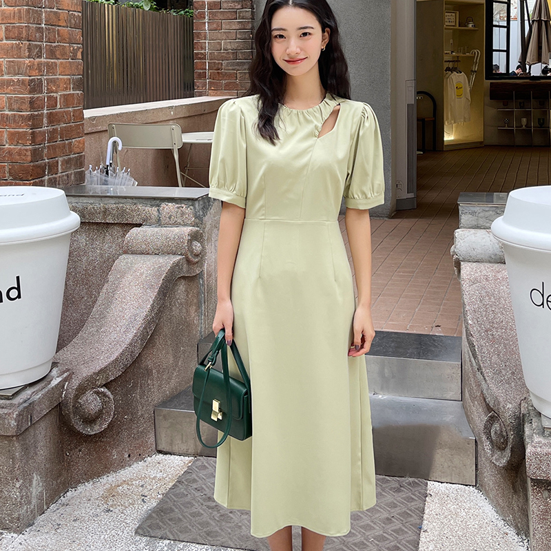 镂空泡泡袖小心机法式夏季新款韩风圆领中长款收腰连衣裙