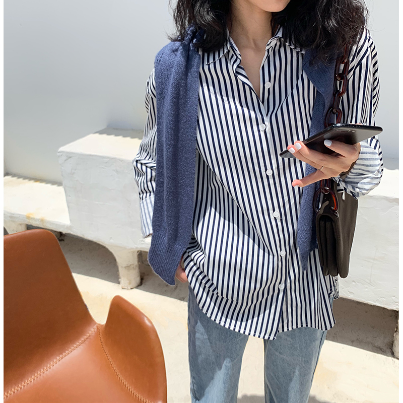 百搭条纹衬衫女复古港风长袖竖条纹衬衣
