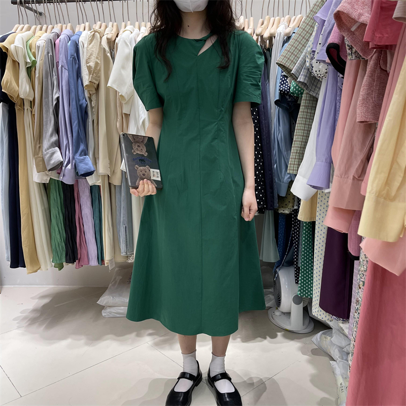 夏新设计感扭结镂空圆领纯色连衣裙收腰显瘦泡泡袖中长裙