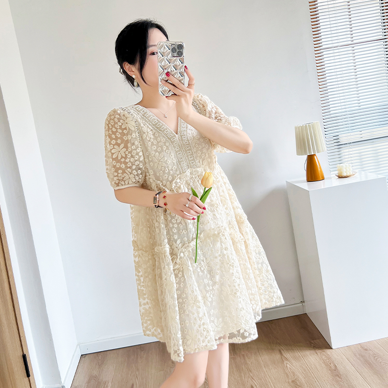 新款夏装宽松显瘦遮肚杏色A字裙网纱刺绣泡泡袖减龄连衣裙女