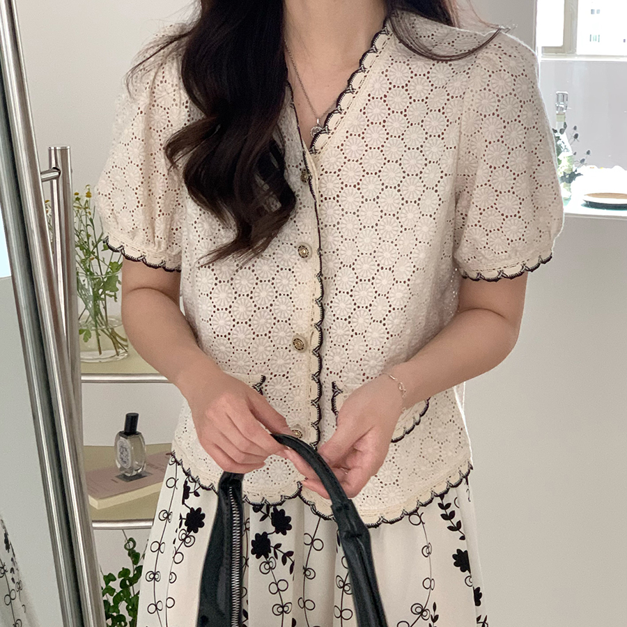 法式小香风刺绣衬衫女泡泡袖夏季韩版chic气质镂空短袖上衣开衫潮