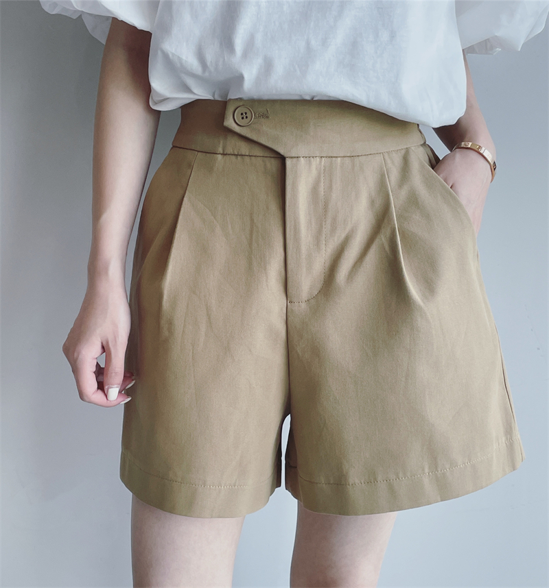 松紧腰纽扣设计 宽松显瘦阔腿短裤