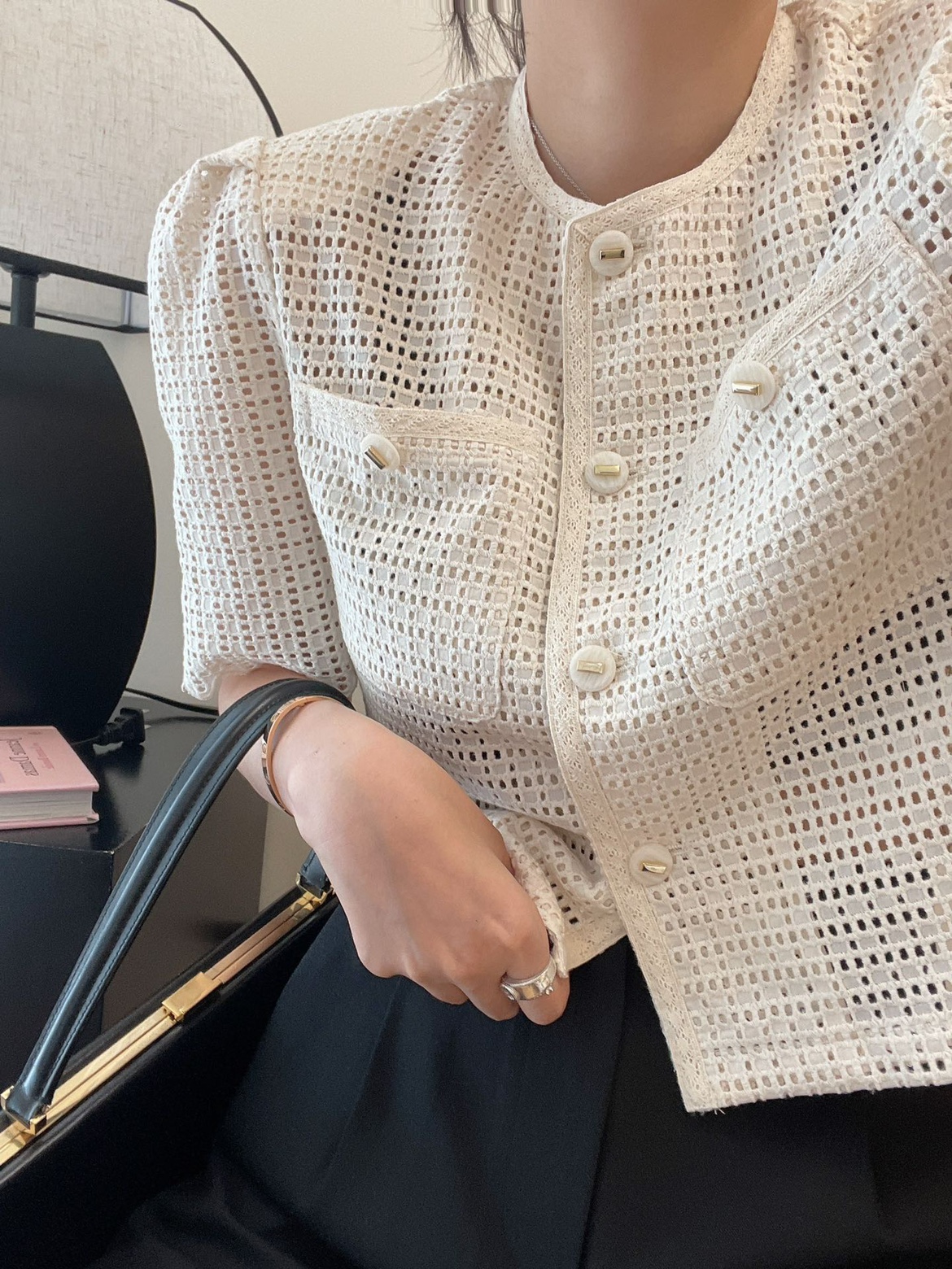 小香风镂空短袖上衣纽扣 精致