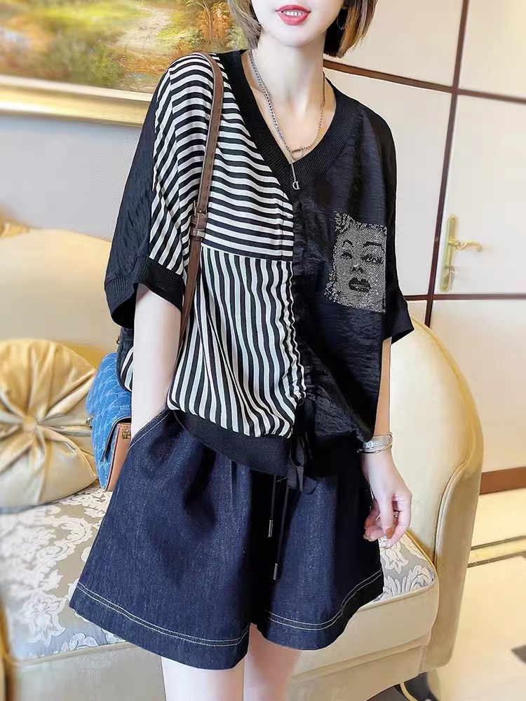 宽松大版V领烫钻蝙蝠衫上衣T恤