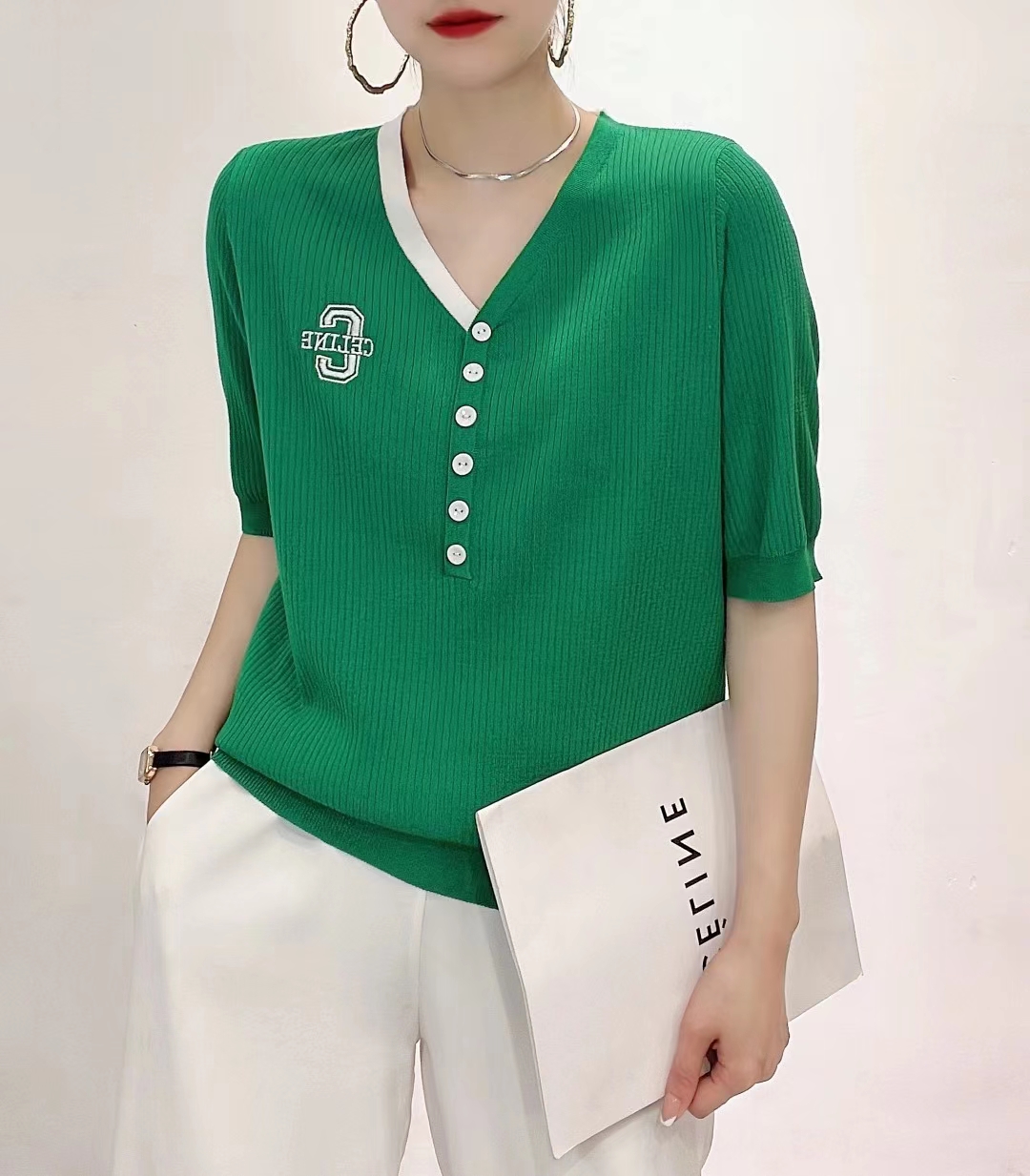 新款鸡心领扣子字母刺绣时尚百搭休闲简约宽松款冰丝针织衫