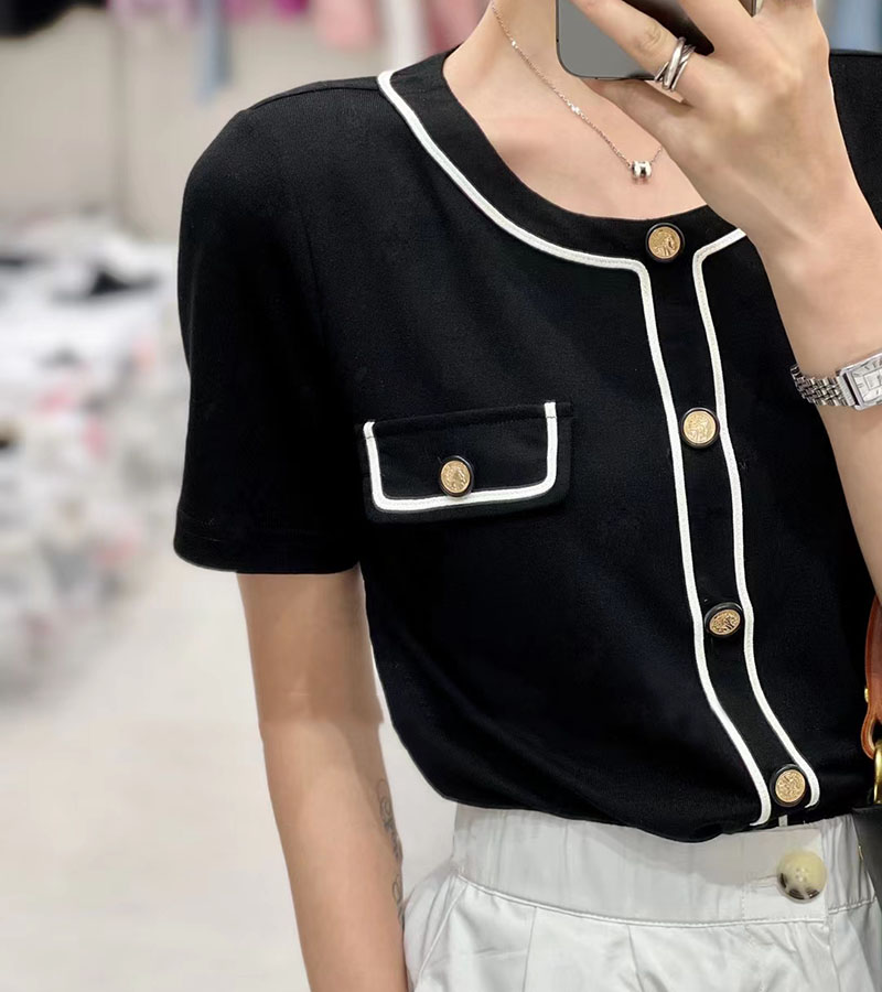 小香风拼色圆领直筒薄款金属扣冰丝短袖T恤针织上衣女装