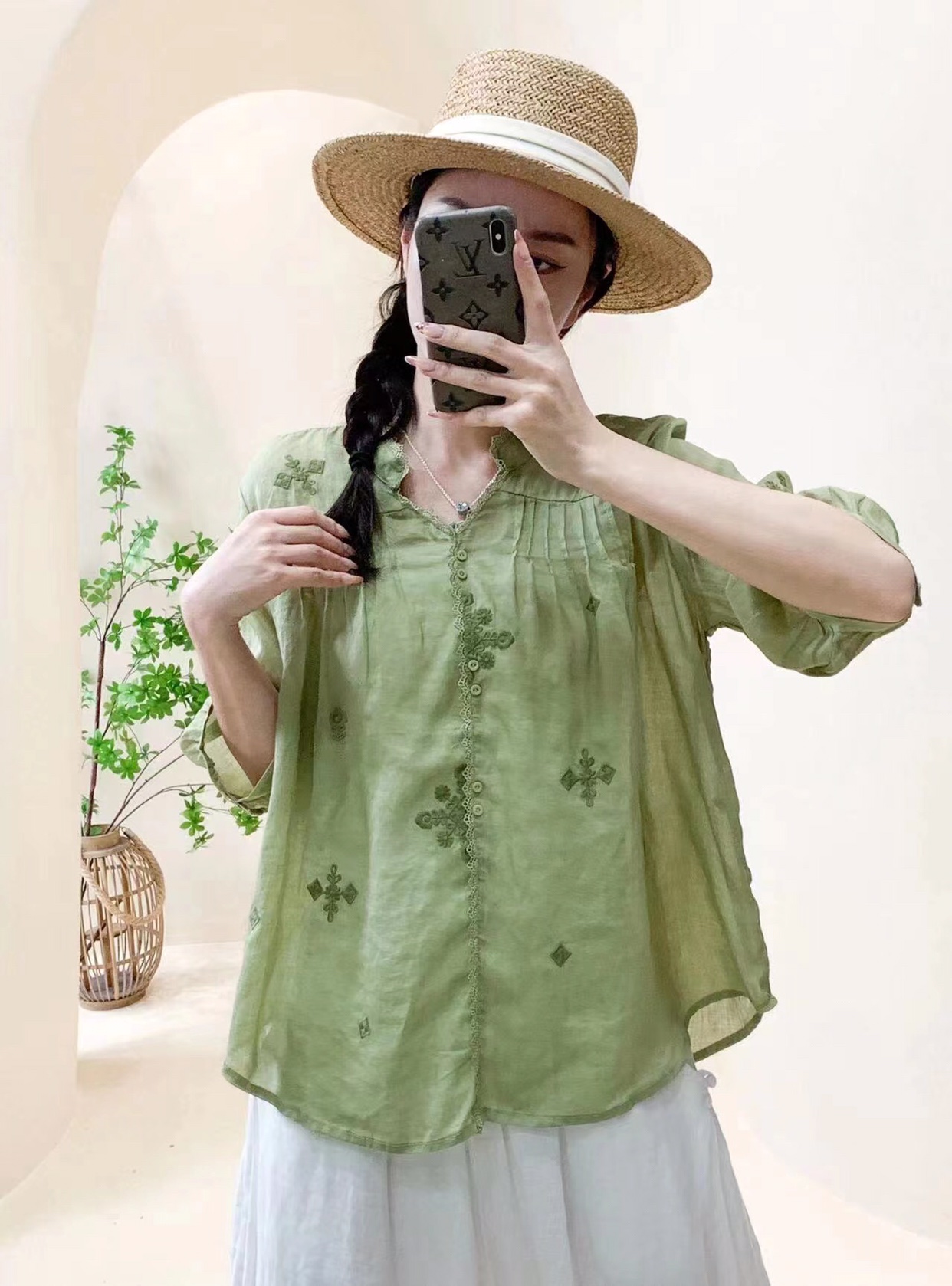高端纯色100支苎麻刺绣短款上衣女立领V领小褶皱蕾丝边套