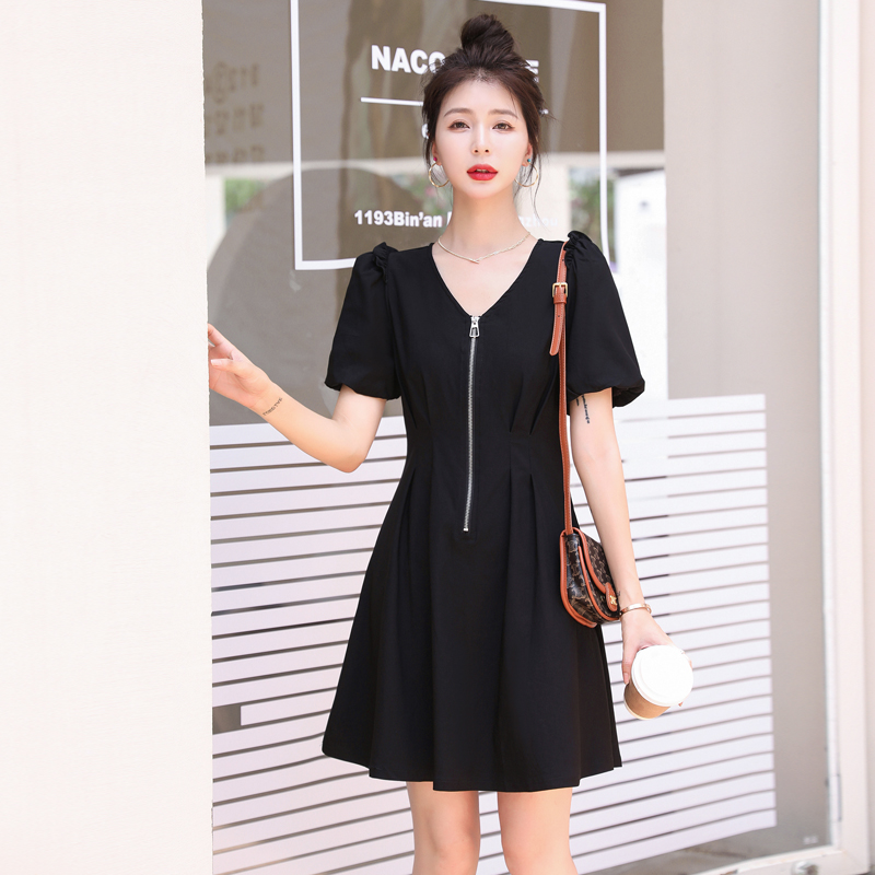 夏季新款法式黑色赫本风收腰显瘦气质小黑裙女